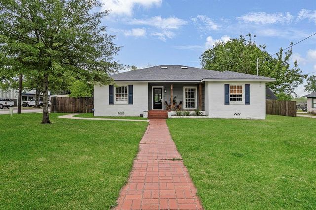 716 E Main Street, Madisonville, TX 77864
