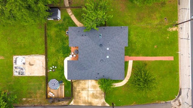 716 E Main Street, Madisonville, TX 77864