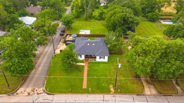 716 E Main Street, Madisonville, TX 77864