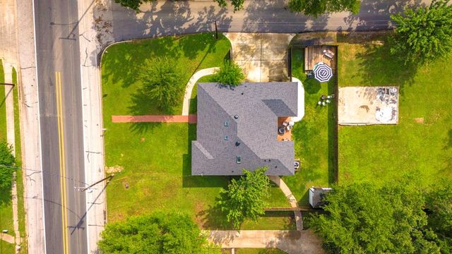 716 E Main Street, Madisonville, TX 77864
