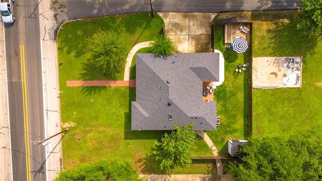 716 E Main Street, Madisonville, TX 77864