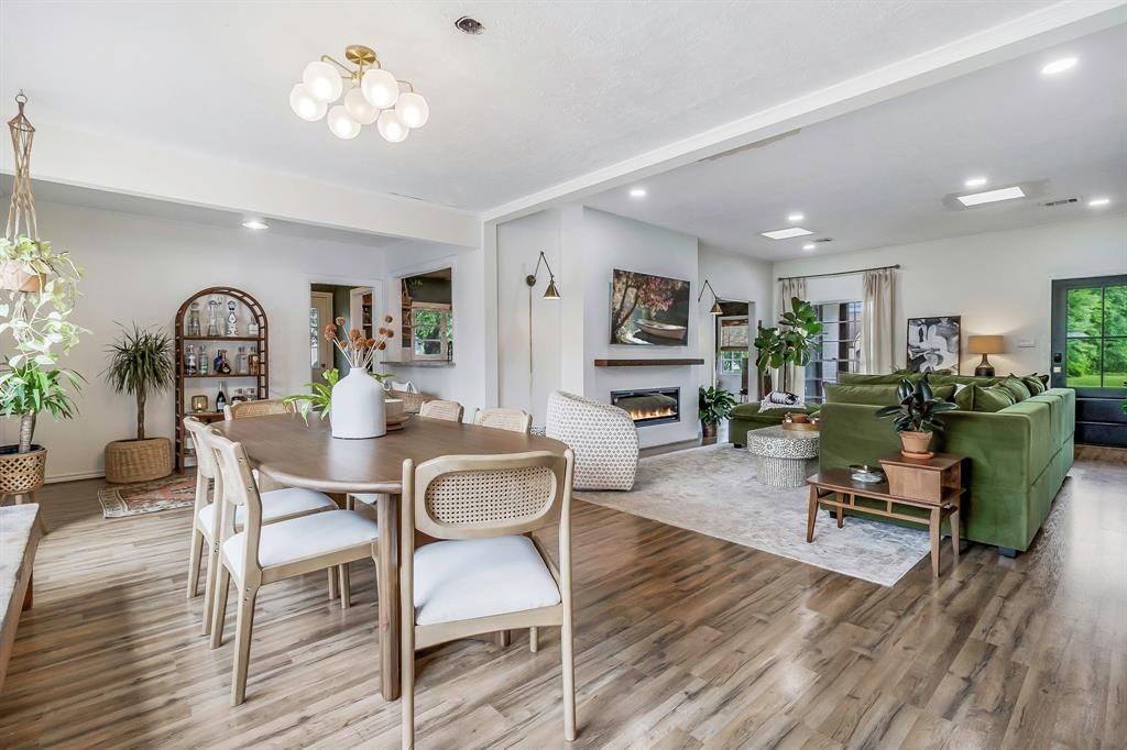 716 E Main Street, Madisonville, TX 77864