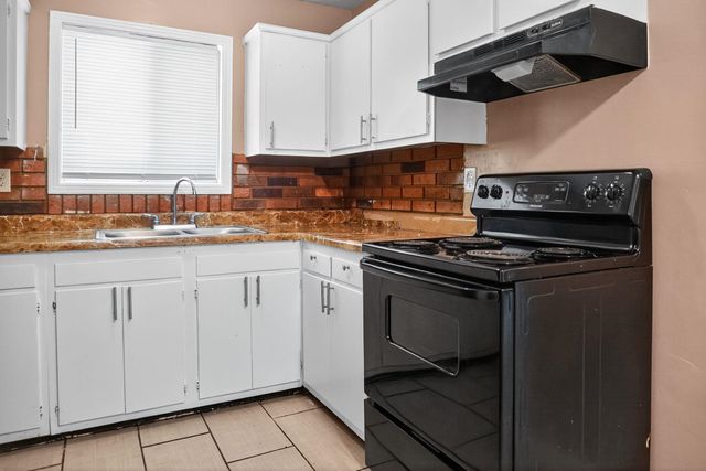 547 W RAINES RD, Memphis, TN 38109