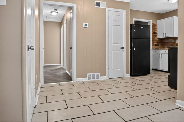 547 W RAINES RD, Memphis, TN 38109