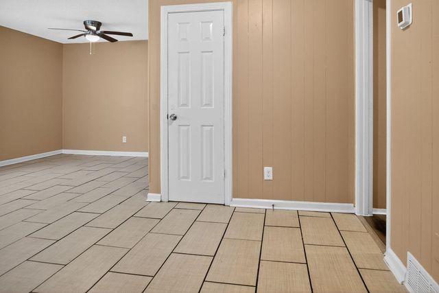 547 W RAINES RD, Memphis, TN 38109