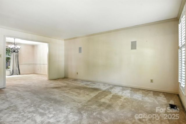 147 35th Avenue NE, Hickory, NC 28601
