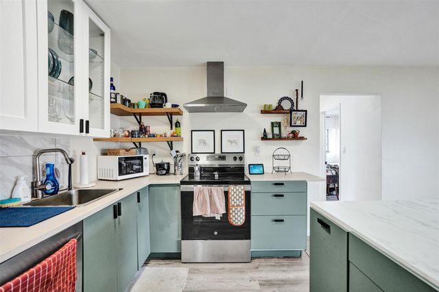 2500 NE 16th Avenue, Fort Lauderdale, FL 33305