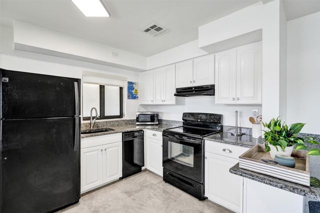 2500 NE 16th Avenue, Fort Lauderdale, FL 33305