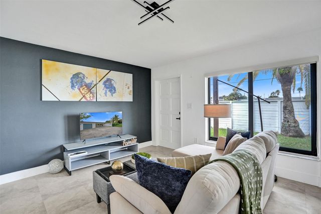 2500 NE 16th Avenue, Fort Lauderdale, FL 33305