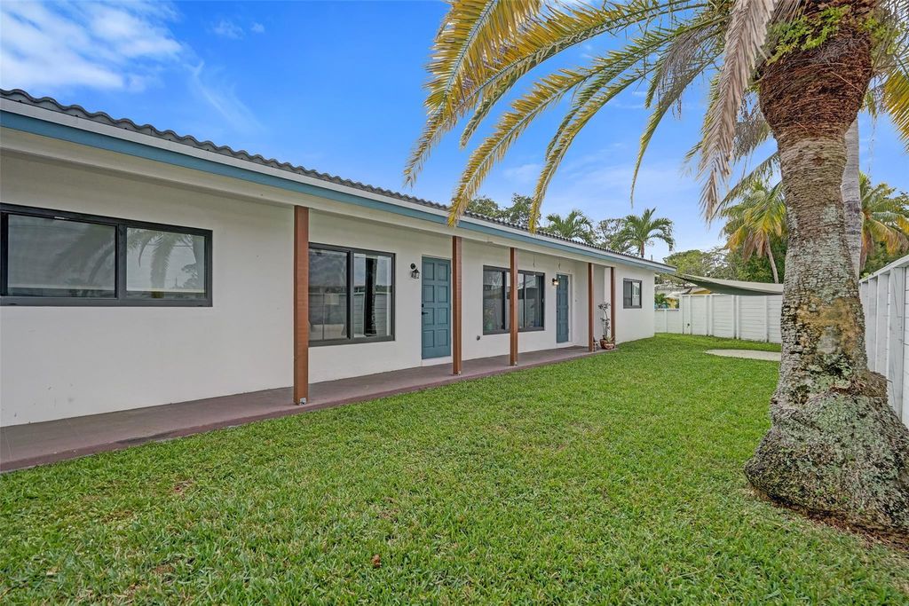 2500 NE 16th Avenue, Fort Lauderdale, FL 33305