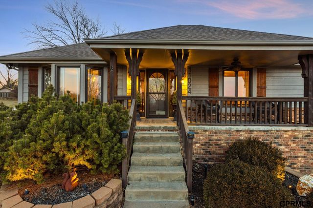 11024 N 61St Street, Omaha, NE 68152