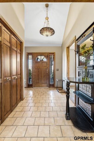 11024 N 61St Street, Omaha, NE 68152