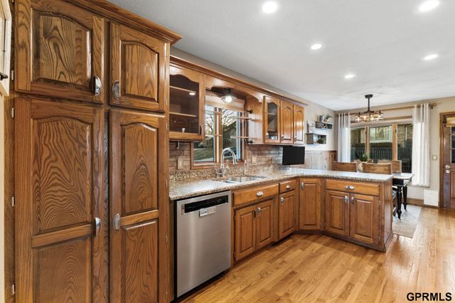 11024 N 61St Street, Omaha, NE 68152