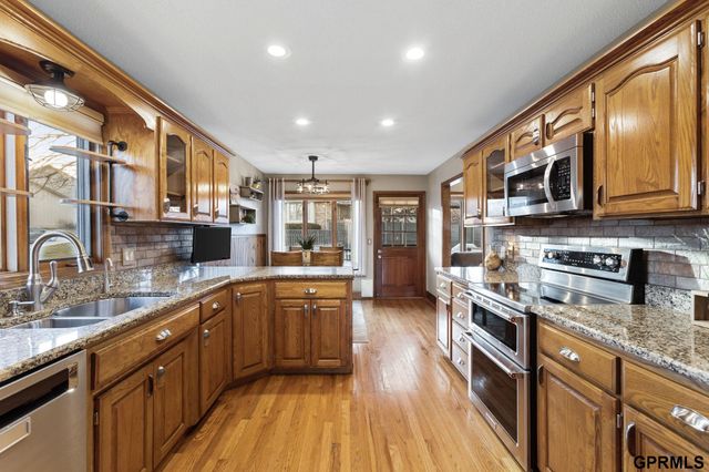 11024 N 61St Street, Omaha, NE 68152