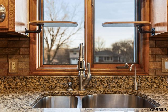 11024 N 61St Street, Omaha, NE 68152