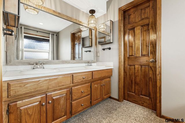 11024 N 61St Street, Omaha, NE 68152