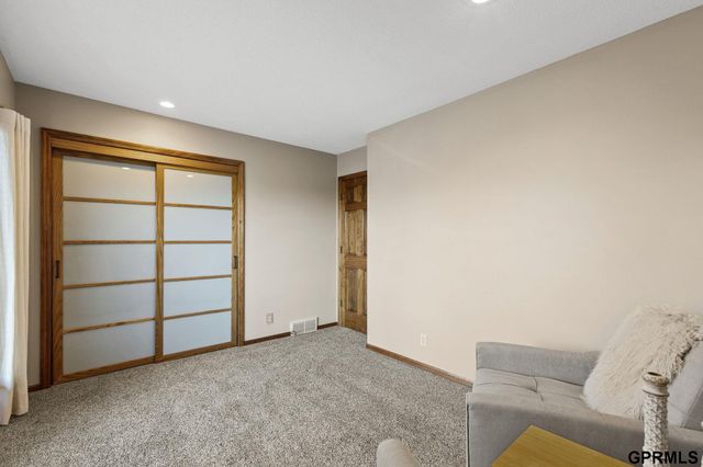 11024 N 61St Street, Omaha, NE 68152