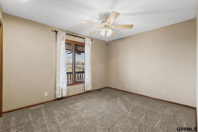 11024 N 61St Street, Omaha, NE 68152