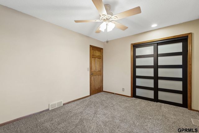 11024 N 61St Street, Omaha, NE 68152