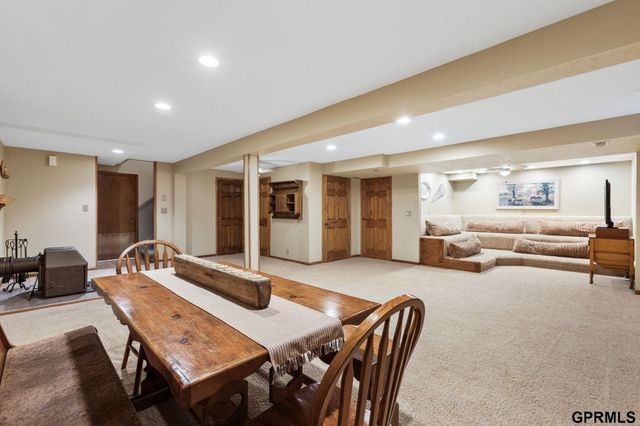 11024 N 61St Street, Omaha, NE 68152