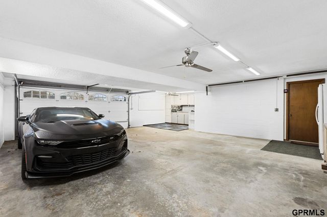 11024 N 61St Street, Omaha, NE 68152