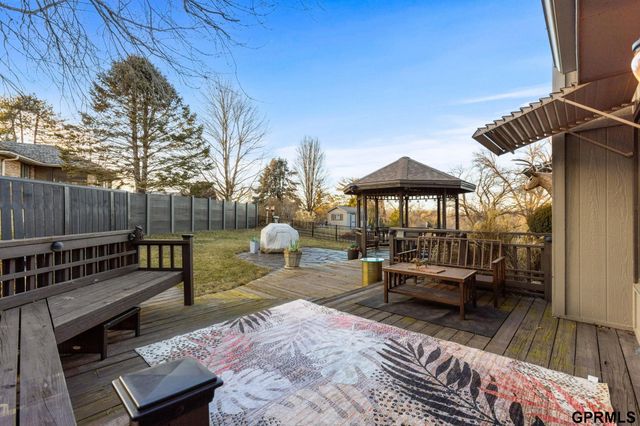 11024 N 61St Street, Omaha, NE 68152