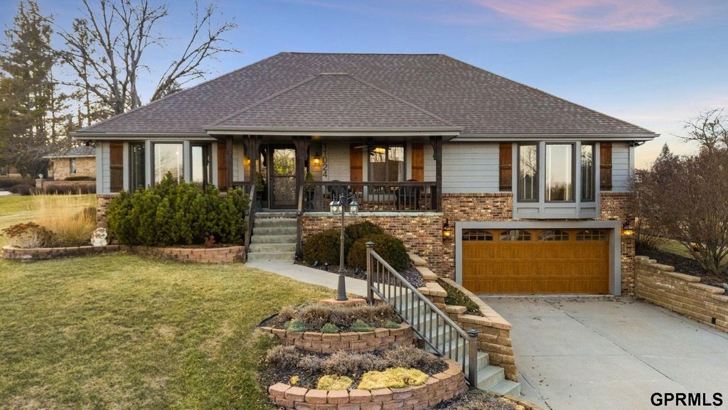 11024 N 61St Street, Omaha, NE 68152