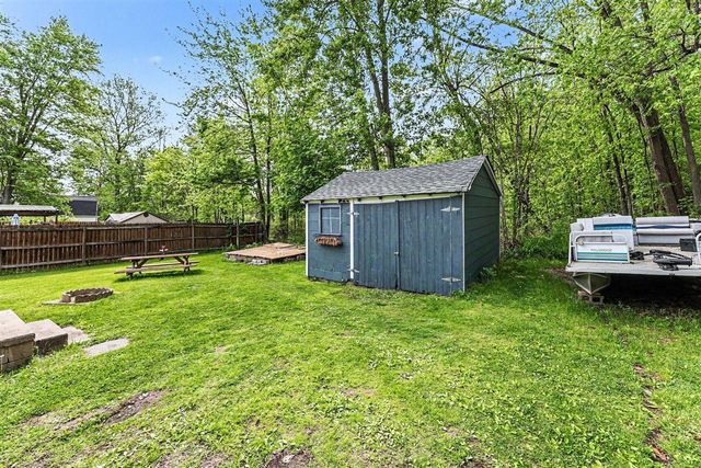 588 Pleasant Drive, Gregory, MI 48137