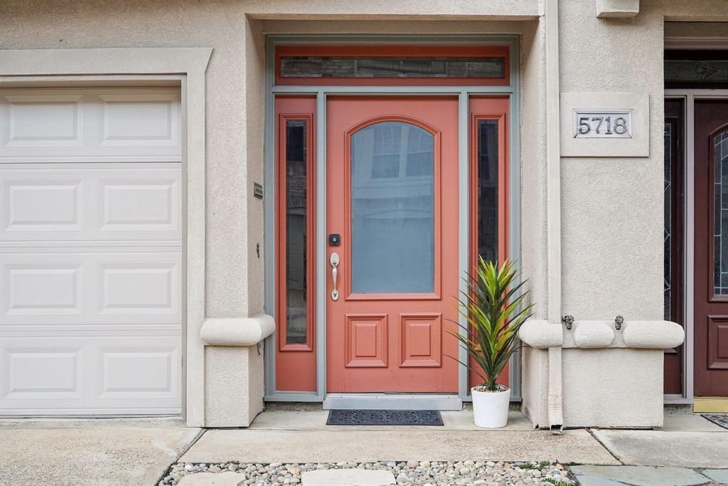 5718 Feagan Street, Houston, TX 77007