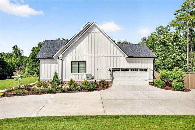 253 London Road, Ball Ground, GA 30107