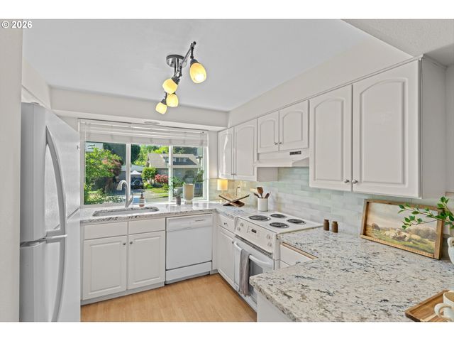 545 S FLORIDA St, Portland, OR 97219