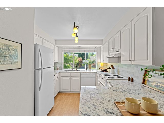 545 S FLORIDA St, Portland, OR 97219