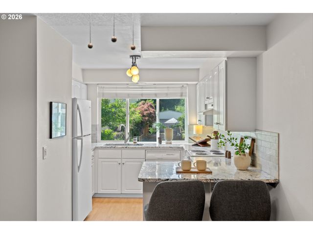 545 S FLORIDA St, Portland, OR 97219