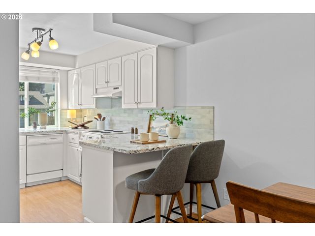 545 S FLORIDA St, Portland, OR 97219