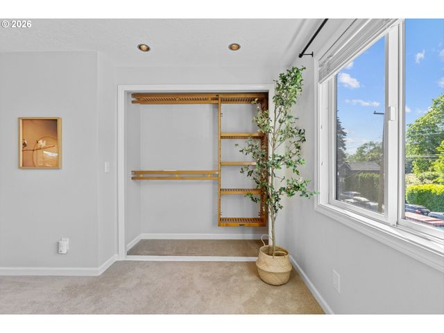 545 S FLORIDA St, Portland, OR 97219