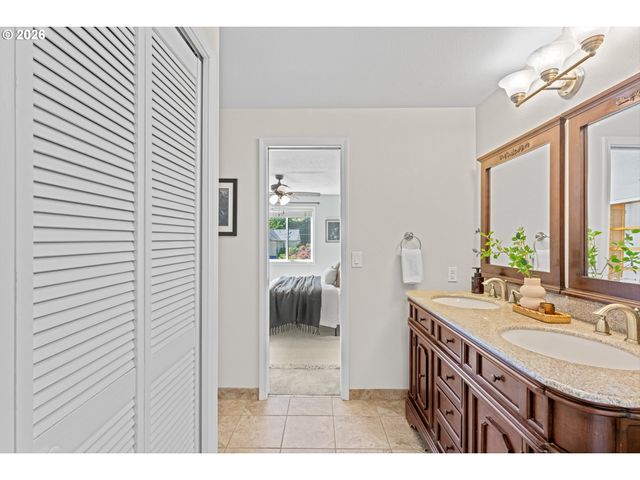 545 S FLORIDA St, Portland, OR 97219
