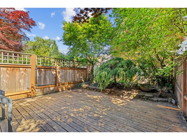 545 S FLORIDA St, Portland, OR 97219