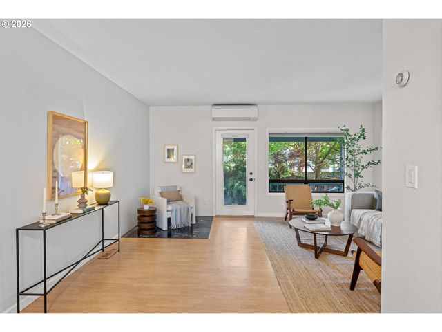 545 S FLORIDA St, Portland, OR 97219