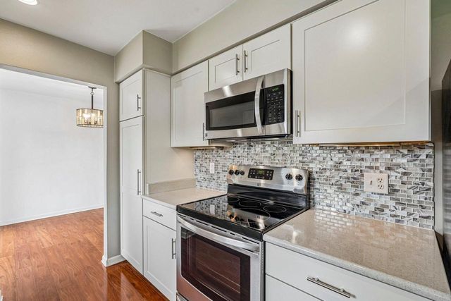 W170N9364 Woodlawn DRIVE, Menomonee Falls, WI 53051