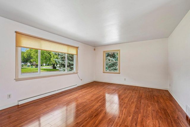 W170N9364 Woodlawn DRIVE, Menomonee Falls, WI 53051