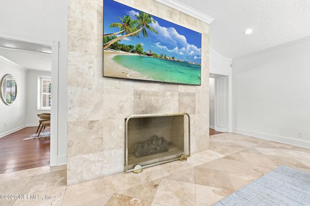 833 WATERMAN Road N, Jacksonville, FL 32207