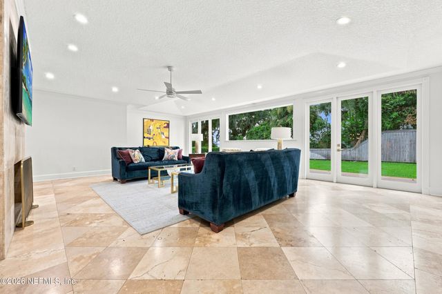 833 WATERMAN Road N, Jacksonville, FL 32207