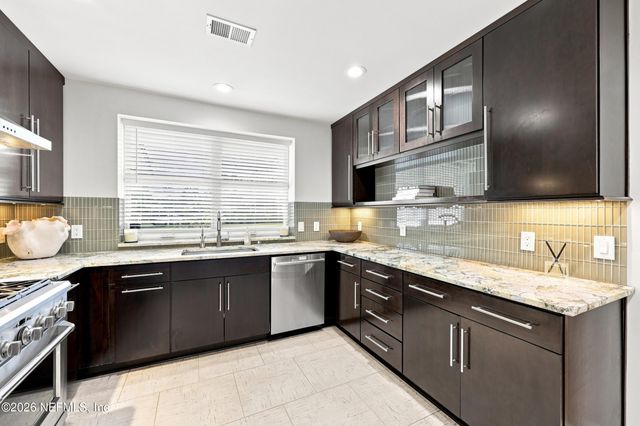 833 WATERMAN Road N, Jacksonville, FL 32207