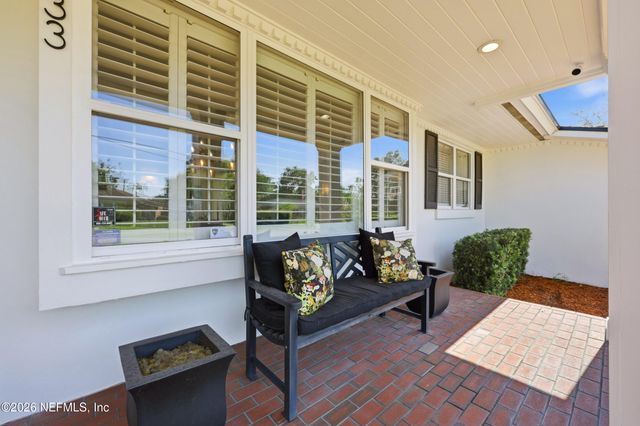 833 WATERMAN Road N, Jacksonville, FL 32207