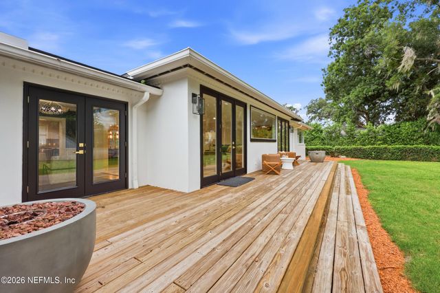 833 WATERMAN Road N, Jacksonville, FL 32207