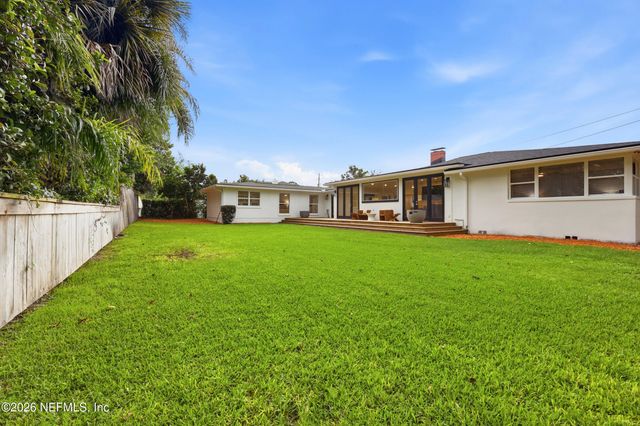 833 WATERMAN Road N, Jacksonville, FL 32207