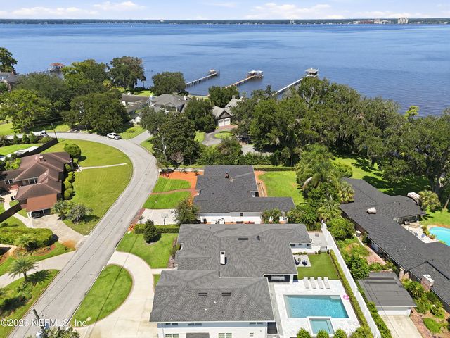 833 WATERMAN Road N, Jacksonville, FL 32207