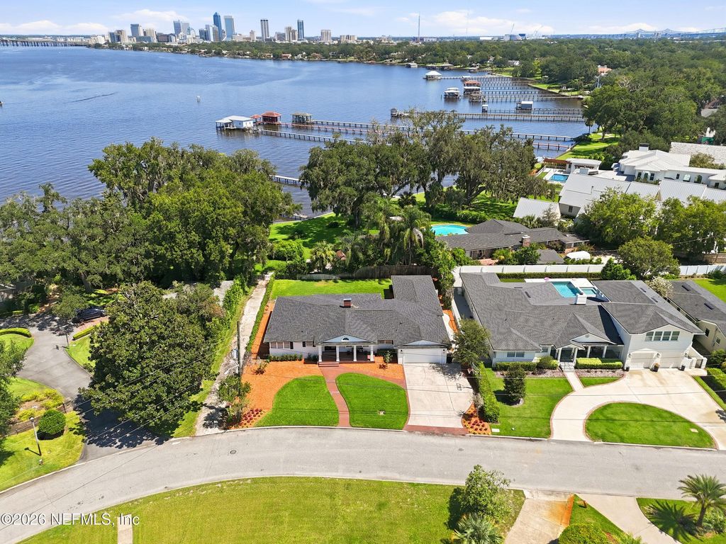 833 WATERMAN Road N, Jacksonville, FL 32207
