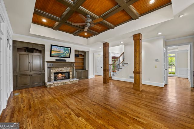 5545 Stoneleigh Drive, Suwanee, GA 30024