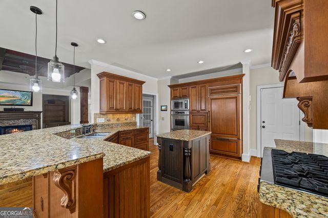 5545 Stoneleigh Drive, Suwanee, GA 30024